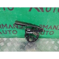 петля капота Volkswagen Touareg 3 2018-нв 760823301c