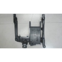 Кронштейн сиденья перед. правая Audi Q7 2006-2009 2007 7l0881678g