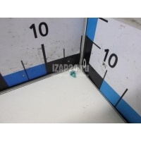 Крепеж (клоп) Toyota Prius Plus 2011 9046709203