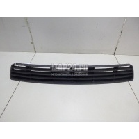 Решетка в бампер центральная VAG A4 [B5] (1994 - 2001) 8D080768301C