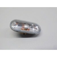 Повторитель на крыло белый VAG Caddy III (2004 - 2015) 2K0949117B