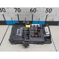 Блок предохранителей Toyota Avensis I (1997 - 2003) 8273005010