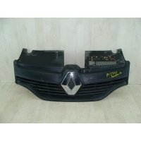 Решетка радиатора Renault Sandero II (2013) 2013 623105727R