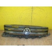 Решетка радиатора Volkswagen Tiguan I Рест. (2011-2016) 5N0853651J 9B9