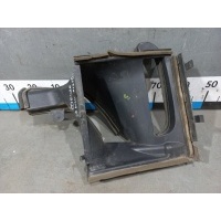 Дефлектор радиатора Land Rover Discovery 5 LR081641