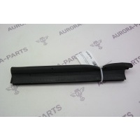 Уплотнитель капота RH Land Rover Range Rover 30DDTX L494 2013 LR034447