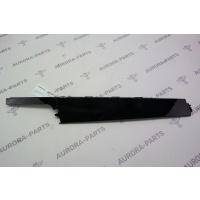 Накладка вертикальная передней двери (стойка B) LH Land Rover Range Rover 30DDTX L494 2013 LR056519