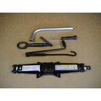 Audi q3 83a домкрат подъёмник 5qf011031c