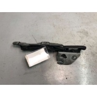 Петля крышки багажника Volkswagen Passat B5 1997 8D5827301C