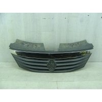 Решетка радиатора Renault Logan I Рест. (2009-2015) 8200752748