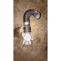 Фланец (тройник) системы охлаждения Volkswagen Golf 4 2000 038121145