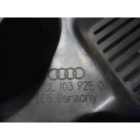 Декоративная крышка двигателя Audi A6 2010 03L103925Q
