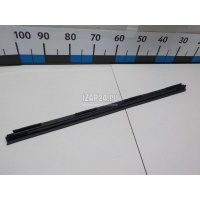 Уплотнитель (внутри) Toyota Verso (2009 - 2018) 681730F020