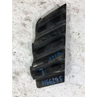 Кронштейн решетки радиатора Mercedes W164 ML 2005-2011 A1648880141