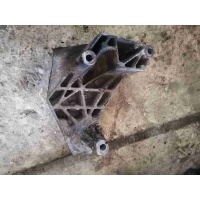 Кронштейн двигателя Volkswagen Golf 4(1997-2004) 2000 038199207h