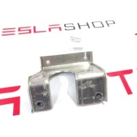 Кронштейн крепления 4-ходового клапана Tesla Model S 2015 1006146-00-A