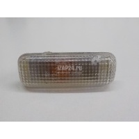 Повторитель на крыло белый Mercedes Benz W163 M-Klasse (ML) (1998 - 2004) 1638200121