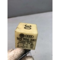 Реле бензонасоса Audi 80 B4 1993 165906381