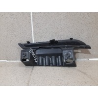 Кронштейн фары противотуманной левой Lexus LX570 8148260080
