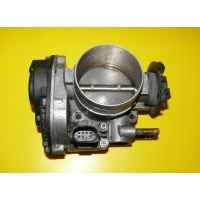 Дросельная заслонка воздушный volkswagen бора i 2.3 agz 021133066