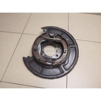 Щит опорный задний правый Toyota Verso (2009 - 2018) 465030F040
