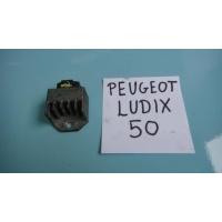 регулятор напряжения peugeot ludix 50