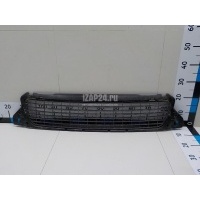 Решетка в бампер центральная Renault Duster 2012 622545914R