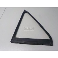 Уплотнитель форточки правой Mitsubishi Carisma (DA) (1995 - 1999) MR100782