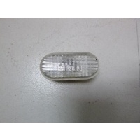 Повторитель на крыло белый Renault Clio II/Symbol (1998 - 2008) 8200394531