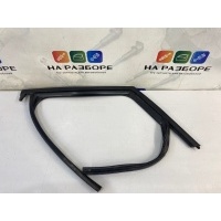 уплотнительная резинка стекла двери Audi Q3 8UB 2012 8U0839439