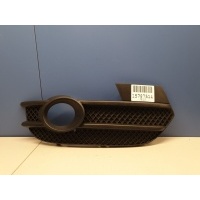 Решётка в бампер правая Audi Q3 8U 2012-2018 8U0807682ASP9