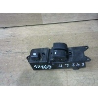 Кнопка стеклоподъемника переднего левого Mitsubishi Colt 6 2006 MR587477