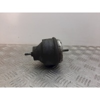 Подушка крепления двигателя Volkswagen Passat 5 2000 8D0199379S