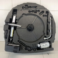 Домкрат ключ для колес комплект набор audi a1 ii 82a 20r