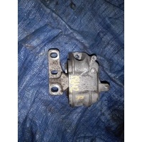 подушка двигателя VOLKSWAGEN JETTA 1K2 1K0199262CG