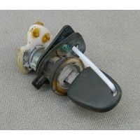Личинка багажника daewoo nexia 93747059