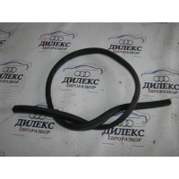 уплотнитель капота VW Tiguan 2007-2011 2009 5N0823723A