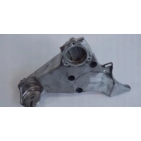 Лапа подставка компрессора audi a6 s6 c5 077121235a