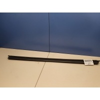 Уплотнитель стекла двери передний левый Volkswagen Golf 6 2009-2013 5K4837479B5AP
