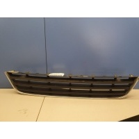 Решетка в бампер центральная Volkswagen Passat B6 2005-2010 3C0853671C9B9