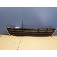 Решетка в бампер центральная Volkswagen Passat B6 2005-2010 3C0853671C9B9