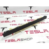 Кронштейн накладки подъемной задней двери левый верхний Tesla Model X 2017 1055049-04-E
