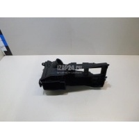 Корпус блока предохранителей Toyota LS (USF4#) (2006 - 2017) 8266350081