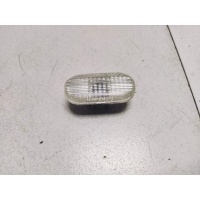 Повторитель на крыло белый Renault Clio II/Symbol (1998 - 2008) 8200394531