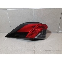 Фонарь задний наружный левый Toyota RAV4 5 8156042230