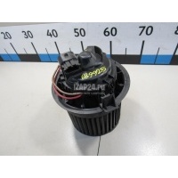 Моторчик отопителя Renault Duster 2012 272102798R