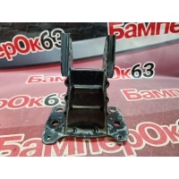 кронштейн усилителя бампера Audi A3 8P 2004 8P0807133A