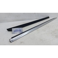 молдинг на дверь Mercedes C-Class W204 2012 A2047252765