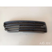 Заглушка (решетка) в бампер передний Audi A4 B5 (S4,RS4) 1999 8D0807346C