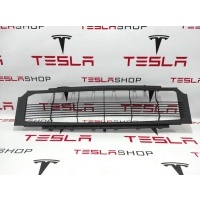 Заглушка (решетка) в бампер передний Tesla Model S 2020 1058022-00-B